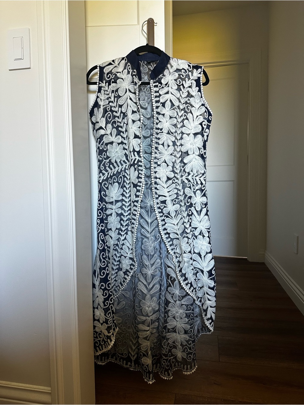 Sheer floral sleeveless vest / dress - Picture 2 of 4